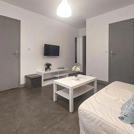 1 Bedroom Awesome In Apartment Berck