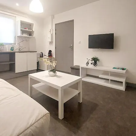 1 Bedroom Awesome In Berck