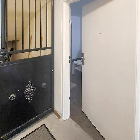 1 Bedroom Awesome In *