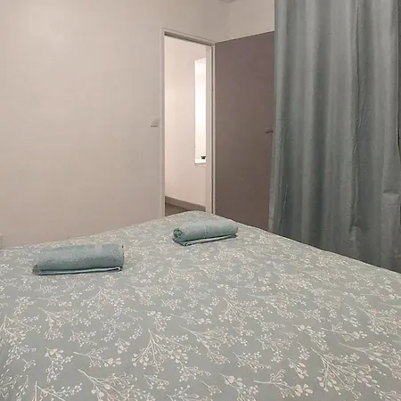 1 Bedroom Awesome In * Berck