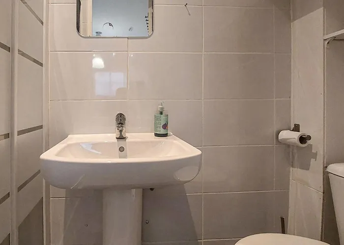 1 Bedroom Awesome In Berck